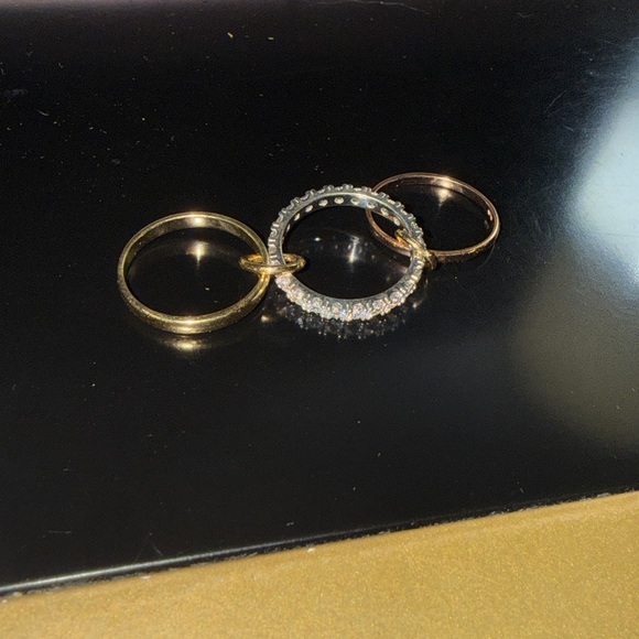 10K Tri Color Intertwining Stackable Band - Picture 3 of 4